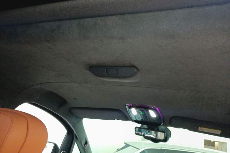 Used Geely Galaxy LEVC L380 2024 140-Degree 6-Seater All-Wheel-Drive Ultra Headliner