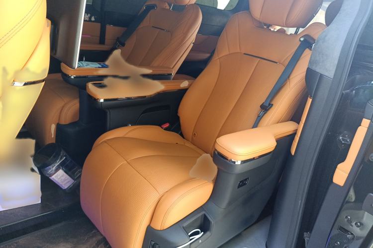 Used Geely Galaxy LEVC L380 2024 140-Degree 6-Seater All-Wheel-Drive Ultra Interior 4