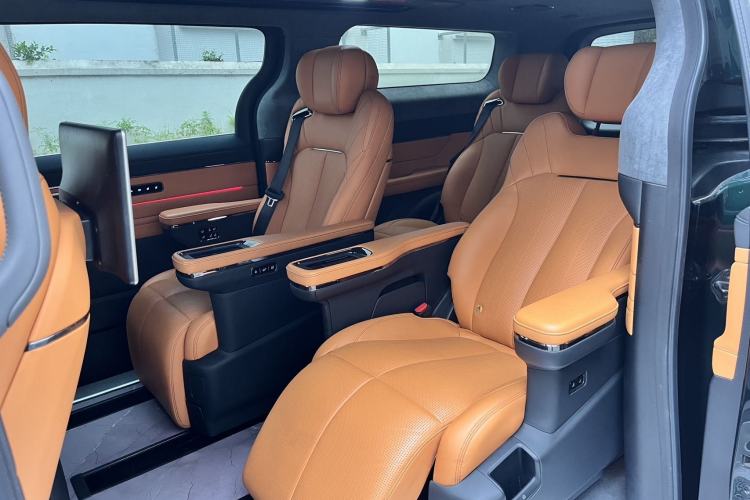 Used Geely Galaxy LEVC L380 2024 140-Degree 6-Seater All-Wheel-Drive Ultra Interior 8