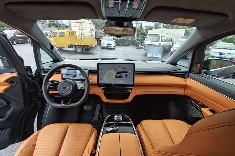 Used Geely Galaxy LEVC L380 2024 140-Degree 6-Seater All-Wheel-Drive Ultra Interior 9