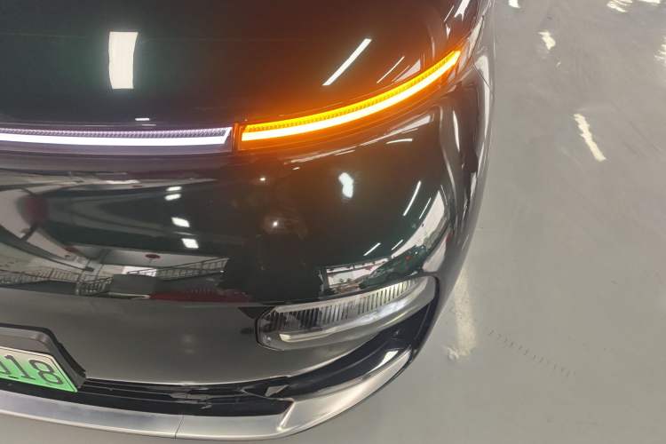 Used Geely Galaxy LEVC L380 2024 116 Degrees 6 Seats Two-Wheel Drive Pro Left Front Headlight