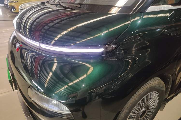Used Geely Galaxy LEVC L380 2024 140-Degree 6-Seater All-Wheel-Drive Ultra Left Front Headlight