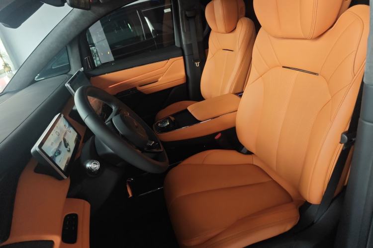 Used Geely Galaxy LEVC L380 2024 140-Degree 6-Seater All-Wheel-Drive Ultra Left Front Seat