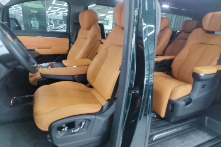Used Geely Galaxy LEVC L380 2024 116 Degrees 6 Seats Two-Wheel Drive Pro Left Front Seat