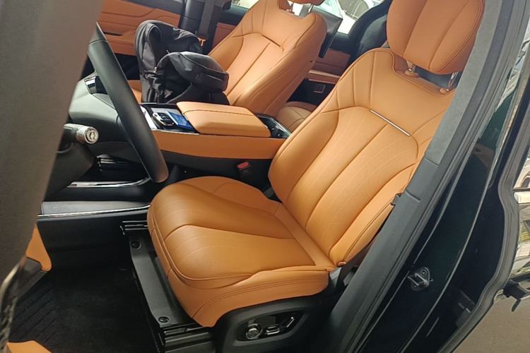 Used Geely Galaxy LEVC L380 2024 140-Degree 6-Seater All-Wheel-Drive Ultra Left Front Seat