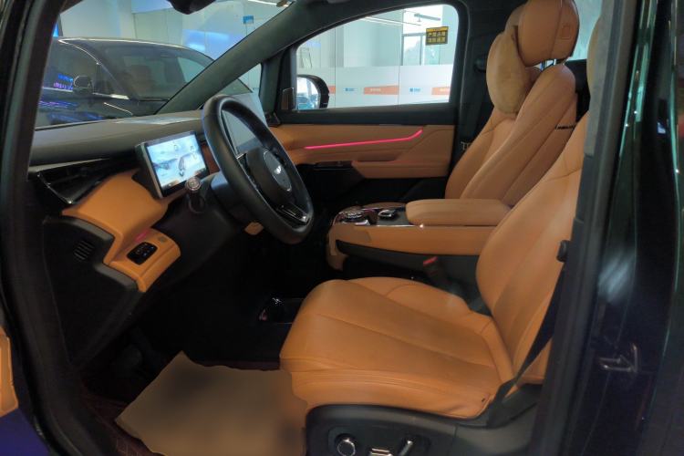 Used Geely Galaxy LEVC L380 2024 140-Degree 6-Seater All-Wheel-Drive Ultra Left Front Seat