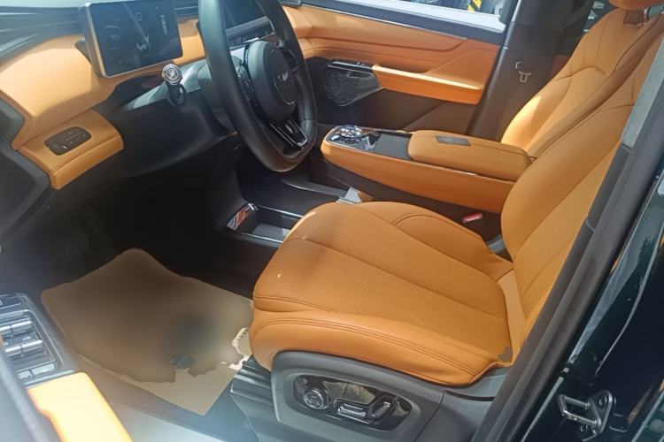 Used Geely Galaxy LEVC L380 2024 140-Degree 6-Seater All-Wheel-Drive Ultra Left Front Seat