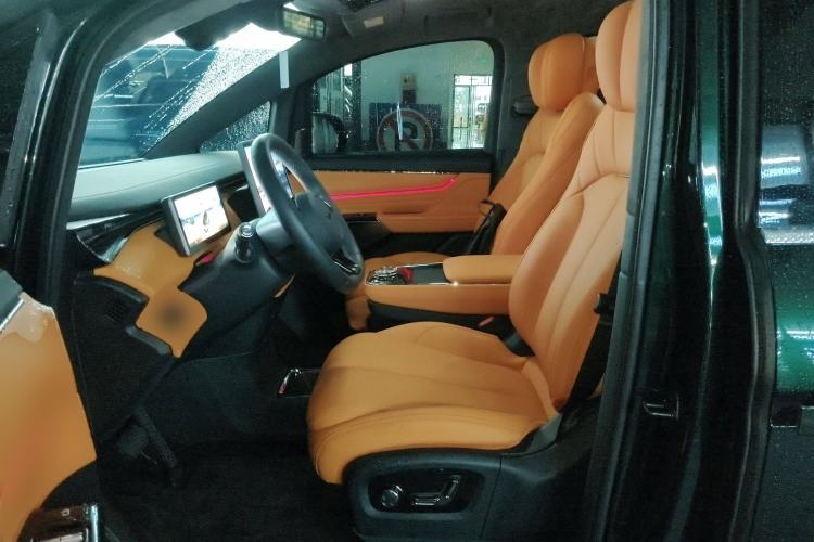 Used Geely Galaxy LEVC L380 2024 140-Degree 6-Seater All-Wheel-Drive Ultra Left Front Seat