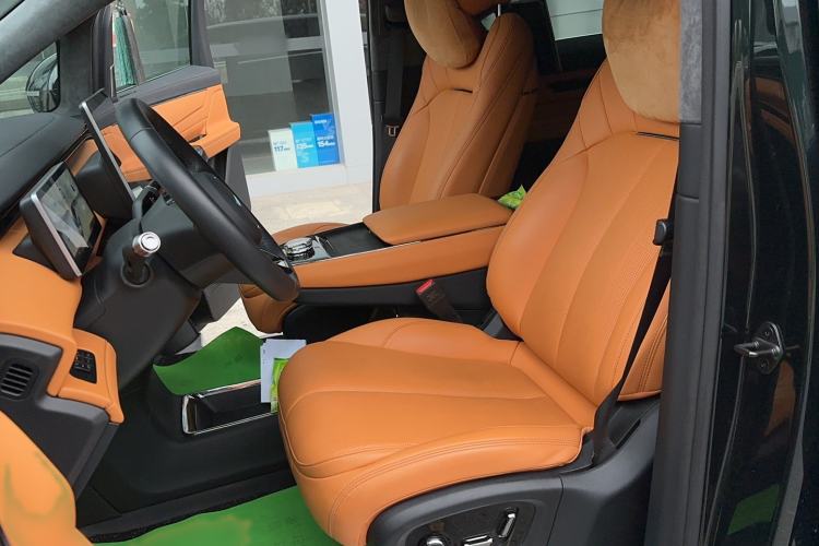 Used Geely Galaxy LEVC L380 2024 140-Degree 6-Seater All-Wheel-Drive Ultra Left Front Seat