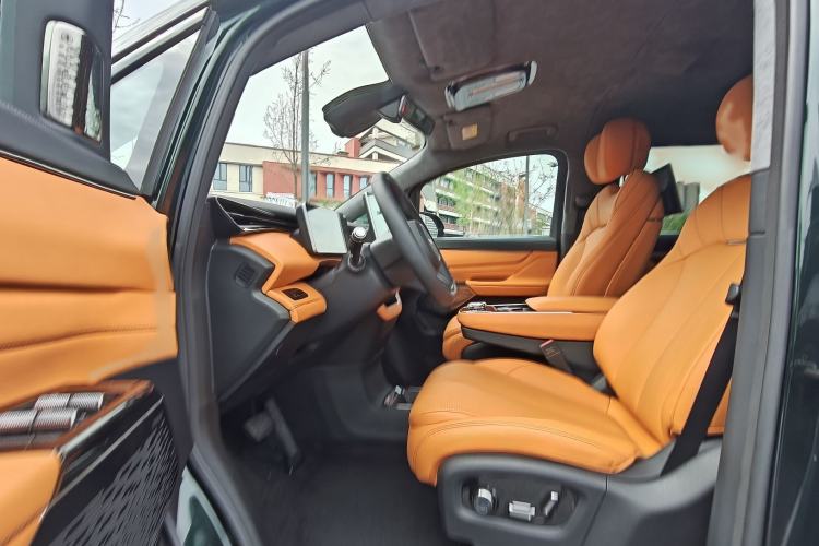 Used Geely Galaxy LEVC L380 2024 140-Degree 6-Seater All-Wheel-Drive Ultra Left Front Seat