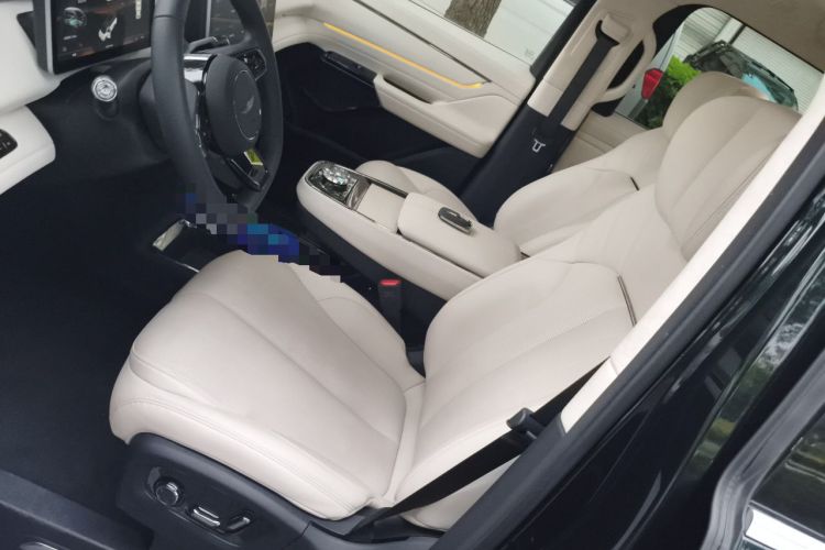 Used Geely Galaxy LEVC L380 2024 140-Degree 6-Seater All-Wheel-Drive Ultra Left Front Seat