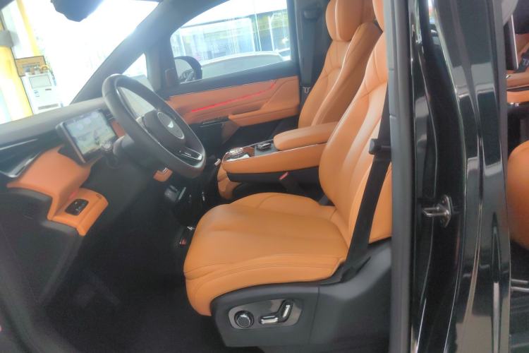 Used Geely Galaxy LEVC L380 2024 140-Degree 6-Seater All-Wheel-Drive Ultra Left Front Seat