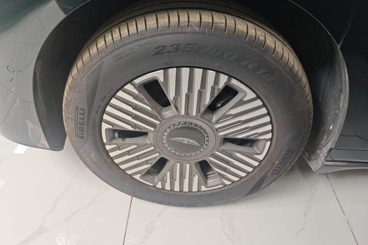 Used Geely Galaxy LEVC L380 2024 100 kWh 6-Seater Two-Wheel Drive Air Left Front Wheel Hub
