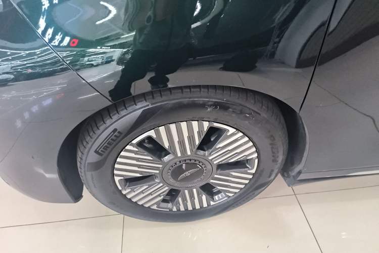 Used Geely Galaxy LEVC L380 2024 140-Degree 6-Seater All-Wheel-Drive Ultra Left Front Wheel Hub