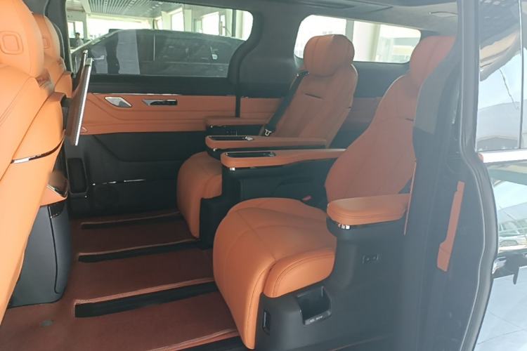 Used Geely Galaxy LEVC L380 2024 140-Degree 6-Seater All-Wheel-Drive Ultra Left Rear Seat