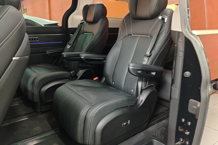Used Geely Galaxy LEVC L380 2024 100 kWh 6-Seater Two-Wheel Drive Air Left Rear Seat