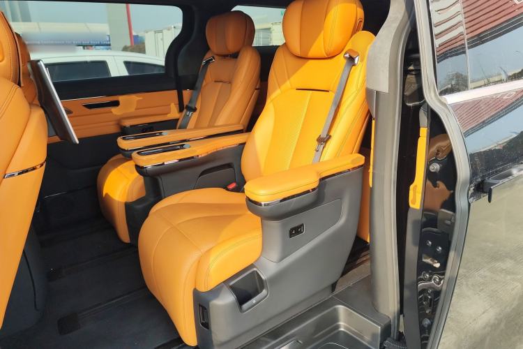 Used Geely Galaxy LEVC L380 2024 140-Degree 6-Seater All-Wheel-Drive Ultra Left Rear Seat