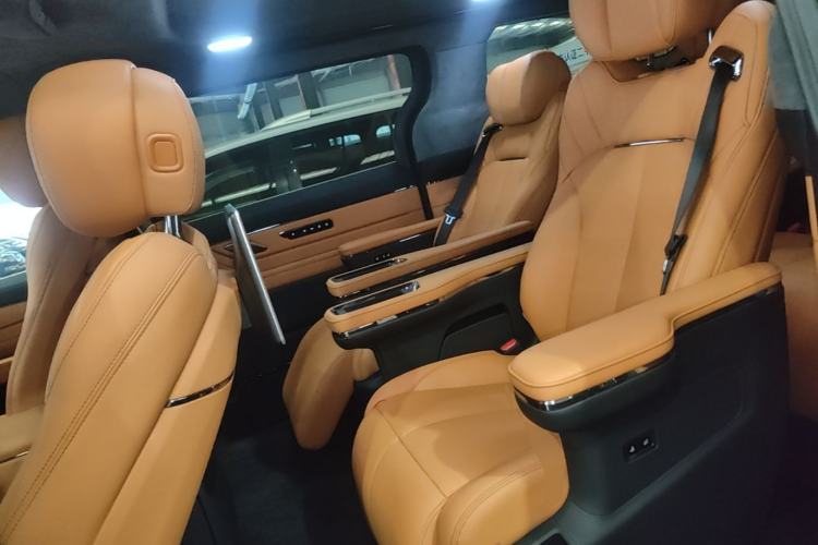 Used Geely Galaxy LEVC L380 2024 140-Degree 6-Seater All-Wheel-Drive Ultra Left Rear Seat