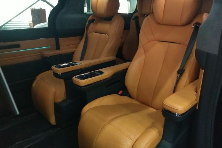 Used Geely Galaxy LEVC L380 2024 140-Degree 6-Seater All-Wheel-Drive Ultra Left Rear Seat