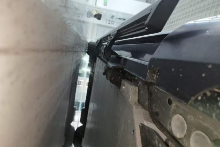 Used Geely Galaxy LEVC L380 2024 116 Degrees 6 Seats Two-Wheel Drive Pro Left Side Sill