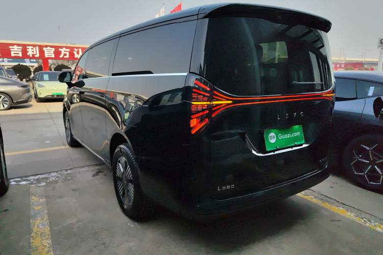 Used Geely Galaxy LEVC L380 2024 140-Degree 6-Seater All-Wheel-Drive Ultra Rear Left 45 Deg