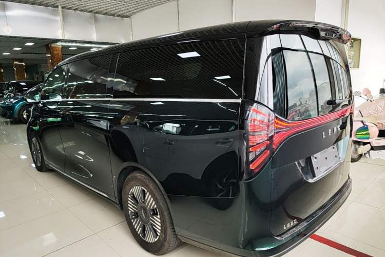 Used Geely Galaxy LEVC L380 2024 140-Degree 6-Seater All-Wheel-Drive Ultra Rear Left 45 Deg
