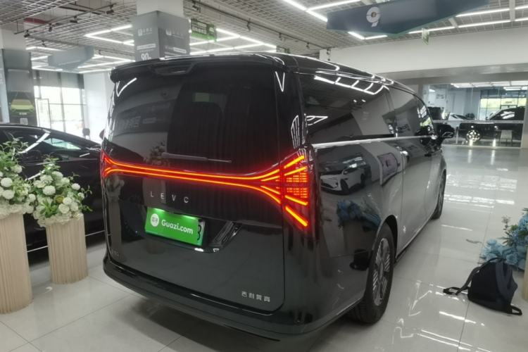 Used Geely Galaxy LEVC L380 2024 116 Degrees 6 Seats Two-Wheel Drive Pro Rear Right 45 Deg