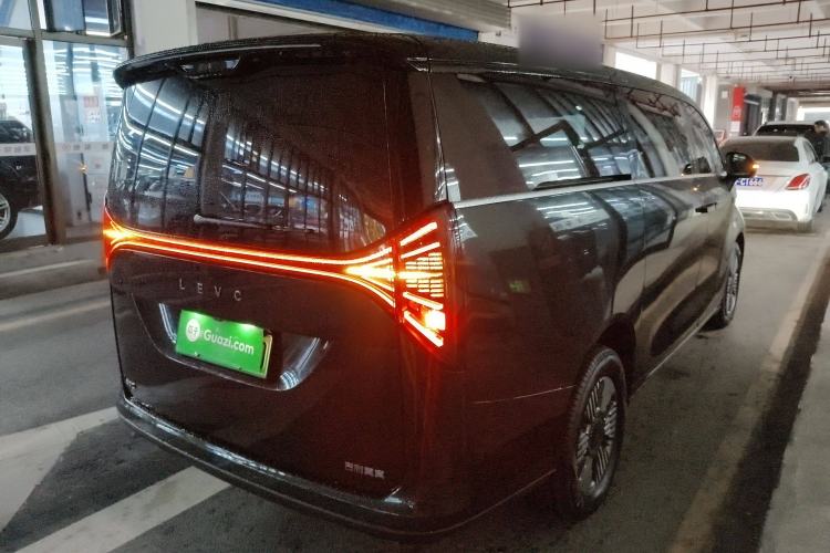 Used Geely Galaxy LEVC L380 2024 140-Degree 6-Seater All-Wheel-Drive Ultra Rear Right 45 Deg