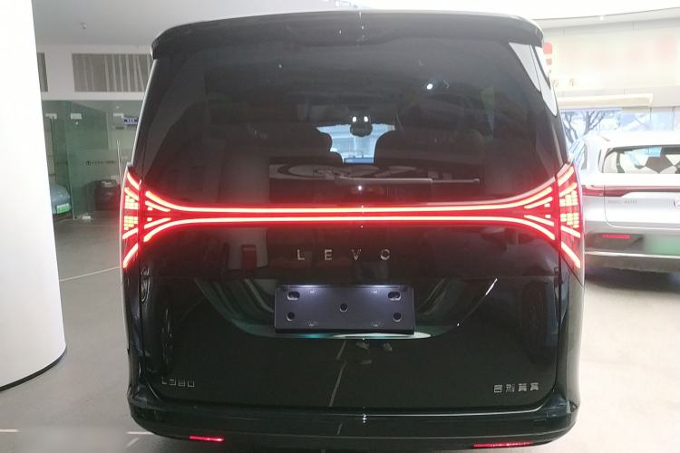 Used Geely Galaxy LEVC L380 2024 140-Degree 6-Seater All-Wheel-Drive Ultra Rear