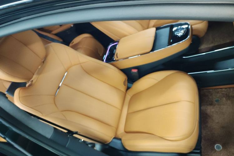 Used Geely Galaxy LEVC L380 2024 140-Degree 6-Seater All-Wheel-Drive Ultra Right Front Seat