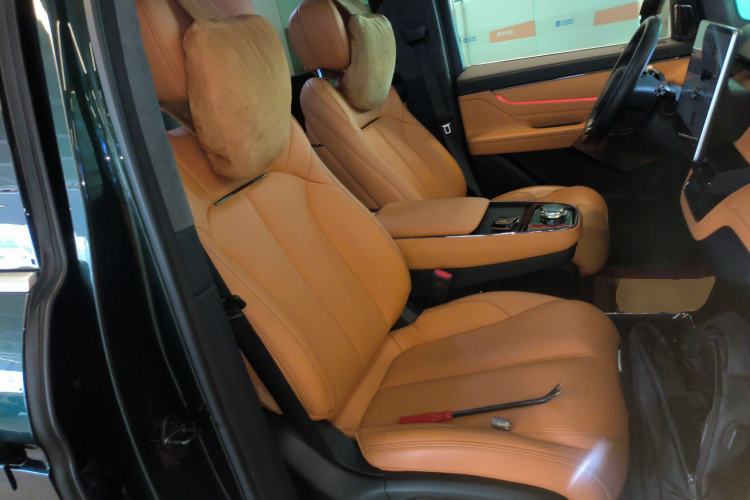 Used Geely Galaxy LEVC L380 2024 140-Degree 6-Seater All-Wheel-Drive Ultra Right Front Seat