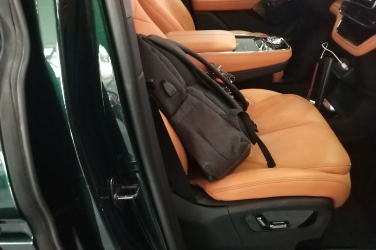 Used Geely Galaxy LEVC L380 2024 140-Degree 6-Seater All-Wheel-Drive Ultra Right Front Seat