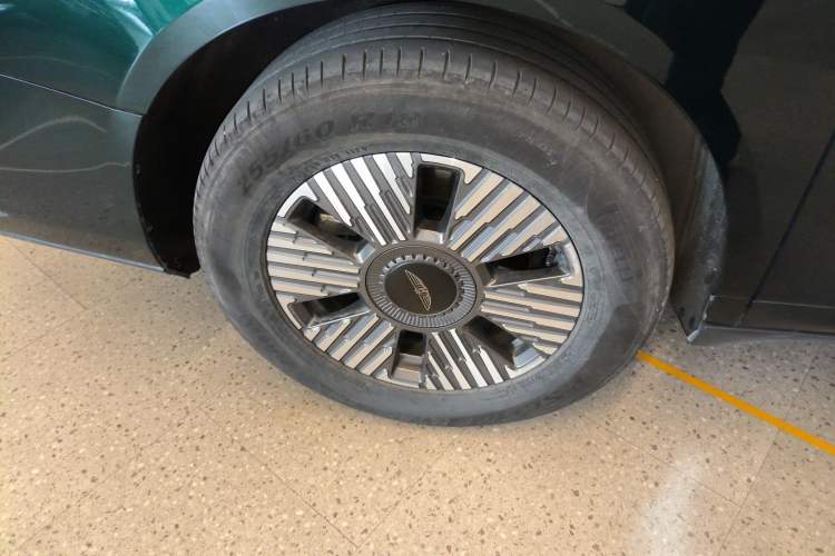 Used Geely Galaxy LEVC L380 2024 140-Degree 6-Seater All-Wheel-Drive Ultra Right Rear Wheel Hub