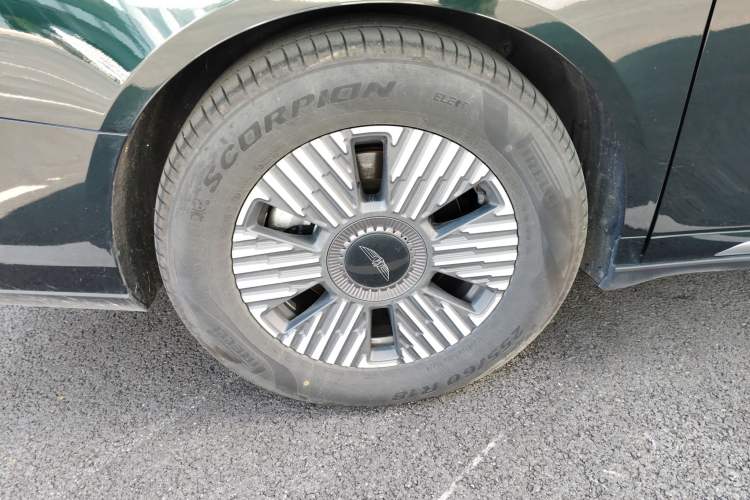 Used Geely Galaxy LEVC L380 2024 140-Degree 6-Seater All-Wheel-Drive Ultra Right Rear Wheel Hub