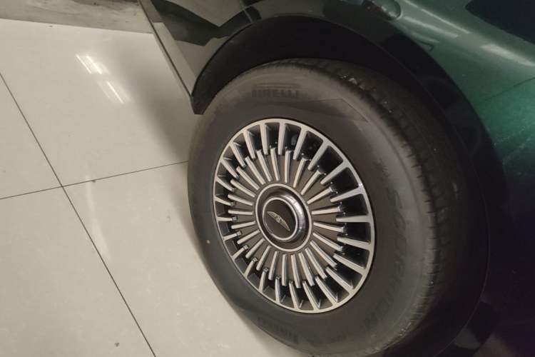 Used Geely Galaxy LEVC L380 2024 140-Degree 6-Seater All-Wheel-Drive Ultra Right Rear Wheel Hub