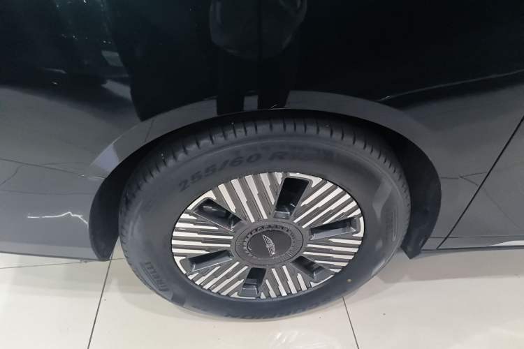 Used Geely Galaxy LEVC L380 2024 140-Degree 6-Seater All-Wheel-Drive Ultra Right Rear Wheel Hub