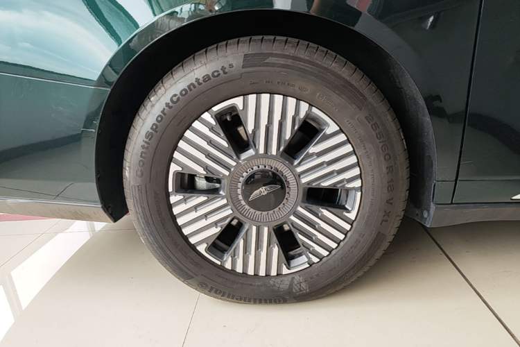 Used Geely Galaxy LEVC L380 2024 140-Degree 6-Seater All-Wheel-Drive Ultra Right Rear Wheel Hub