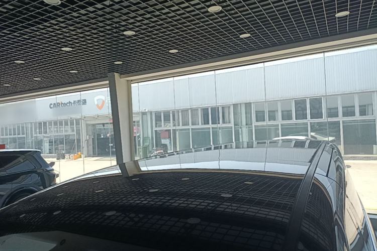 Used Geely Galaxy LEVC L380 2024 140-Degree 6-Seater All-Wheel-Drive Ultra Roof