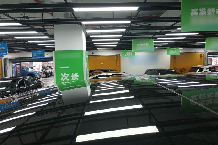 Used Geely Galaxy LEVC L380 2024 140-Degree 6-Seater All-Wheel-Drive Ultra Roof