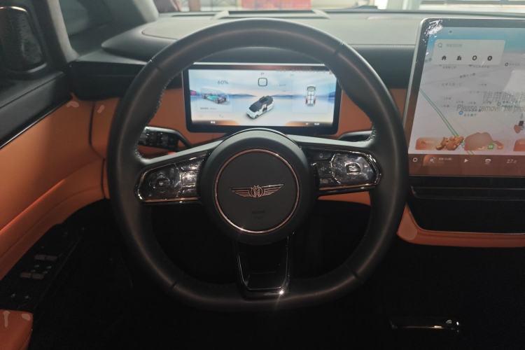 Used Geely Galaxy LEVC L380 2024 140-Degree 6-Seater All-Wheel-Drive Ultra Steering Wheel
