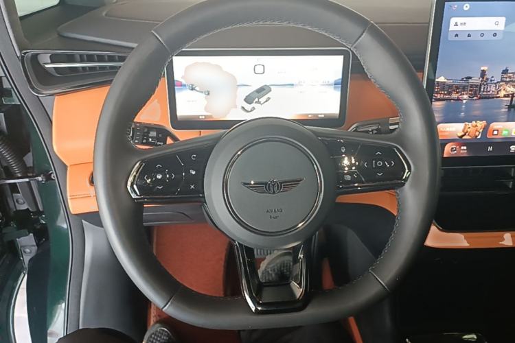 Used Geely Galaxy LEVC L380 2024 140-Degree 6-Seater All-Wheel-Drive Ultra Steering Wheel
