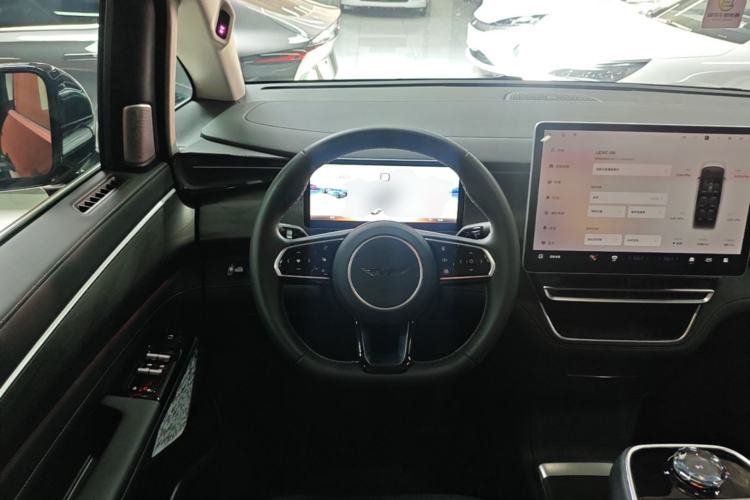 Used Geely Galaxy LEVC L380 2024 100 kWh 6-Seater Two-Wheel Drive Air Steering Wheel