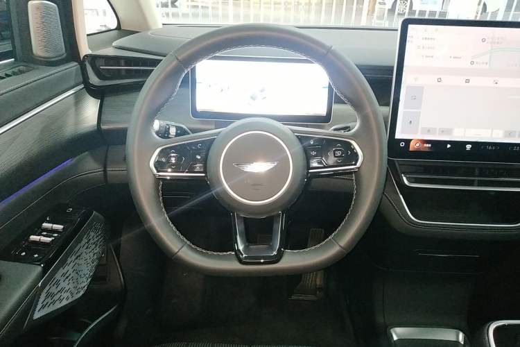 Used Geely Galaxy LEVC L380 2024 100 kWh 6-Seater Two-Wheel Drive Air Steering Wheel