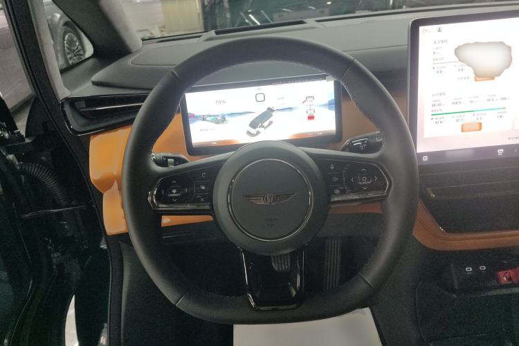 Used Geely Galaxy LEVC L380 2024 140-Degree 6-Seater All-Wheel-Drive Ultra Steering Wheel