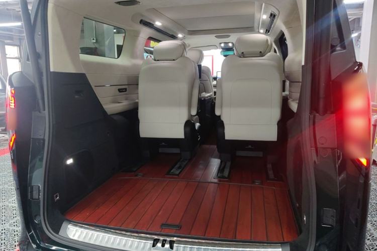 Used Geely Galaxy LEVC L380 2024 140-Degree 6-Seater All-Wheel-Drive Ultra Trunk