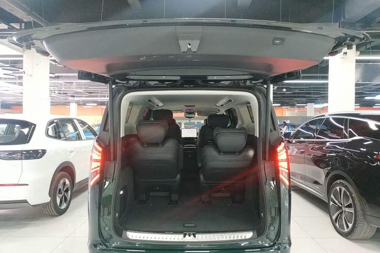 Used Geely Galaxy LEVC L380 2024 100 kWh 6-Seater Two-Wheel Drive Air Trunk