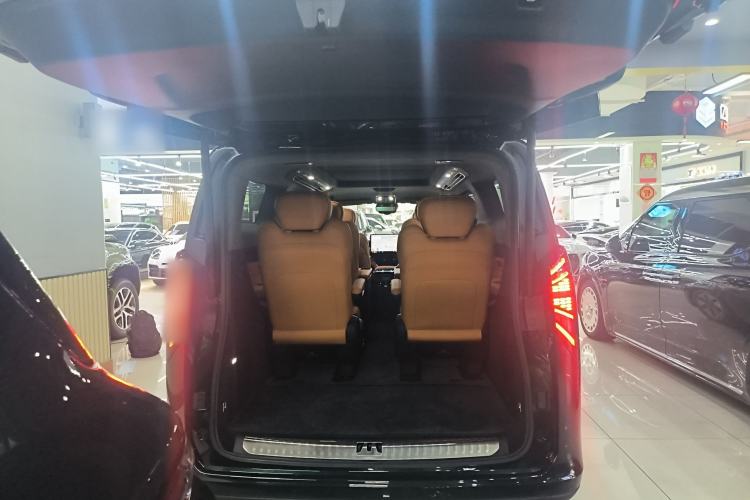 Used Geely Galaxy LEVC L380 2024 140-Degree 6-Seater All-Wheel-Drive Ultra Trunk