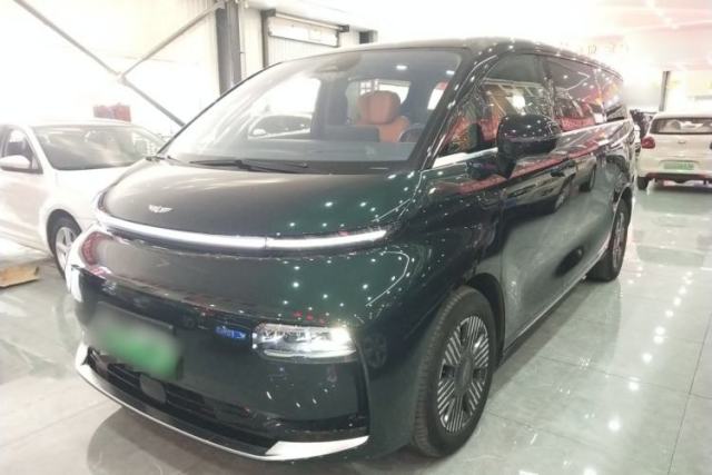 Used Geely Galaxy LEVC L380 2024 140-Degree 6-Seater All-Wheel-Drive Ultra