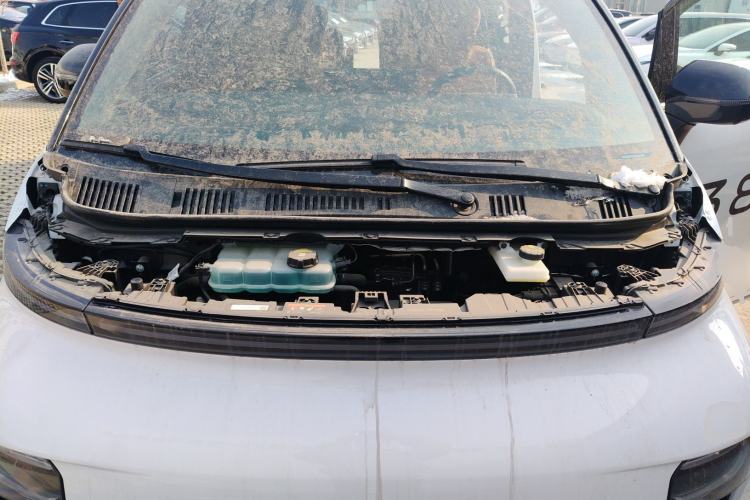 Used Geely Galaxy LEVC L380 2024 140-Degree 6-Seater All-Wheel-Drive Ultra Engine Bay