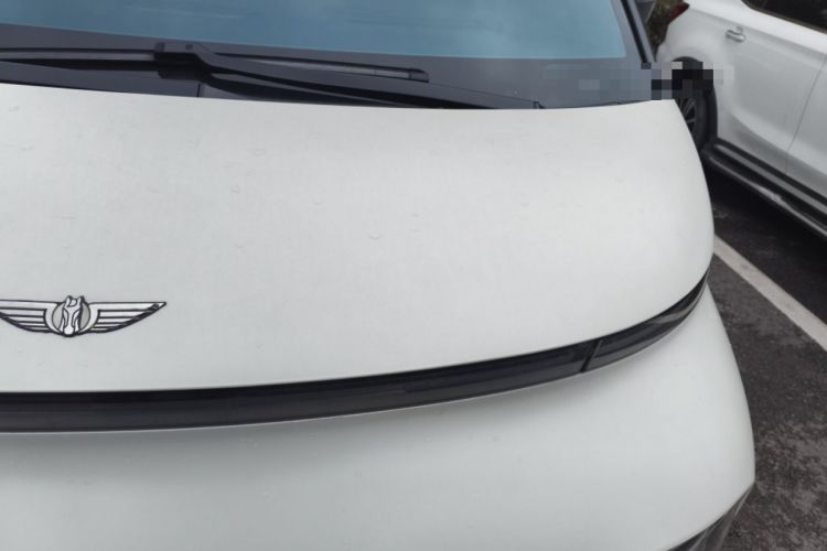 Used Geely Galaxy LEVC L380 2024 140-Degree 6-Seater All-Wheel-Drive Ultra Engine Bay Left